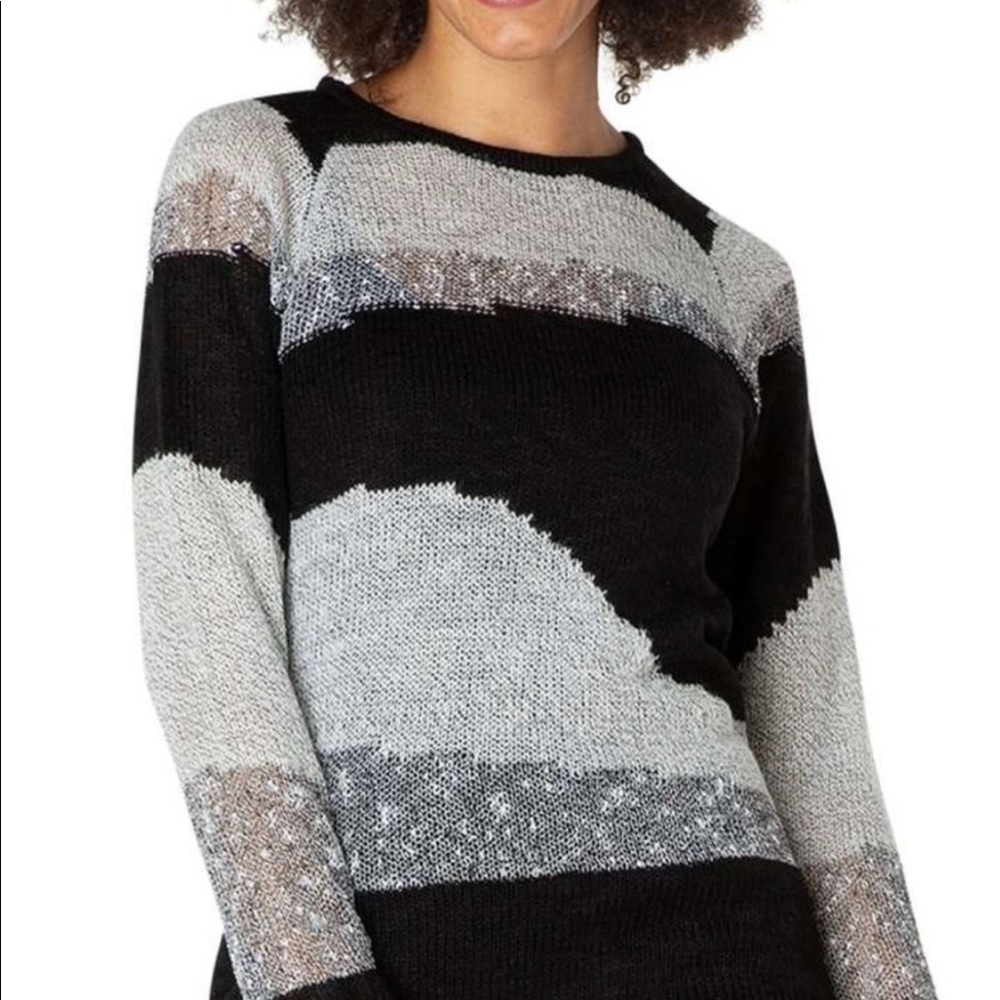 Black & White Crew Sweater by Yest